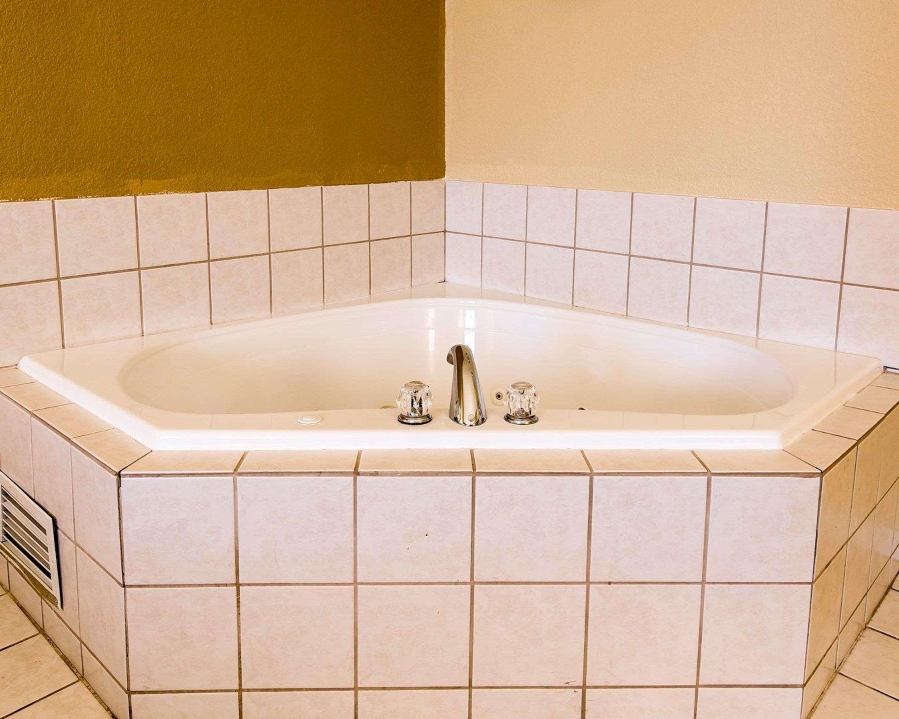 Quality Inn & Suites Bethany Ngoại thất bức ảnh
