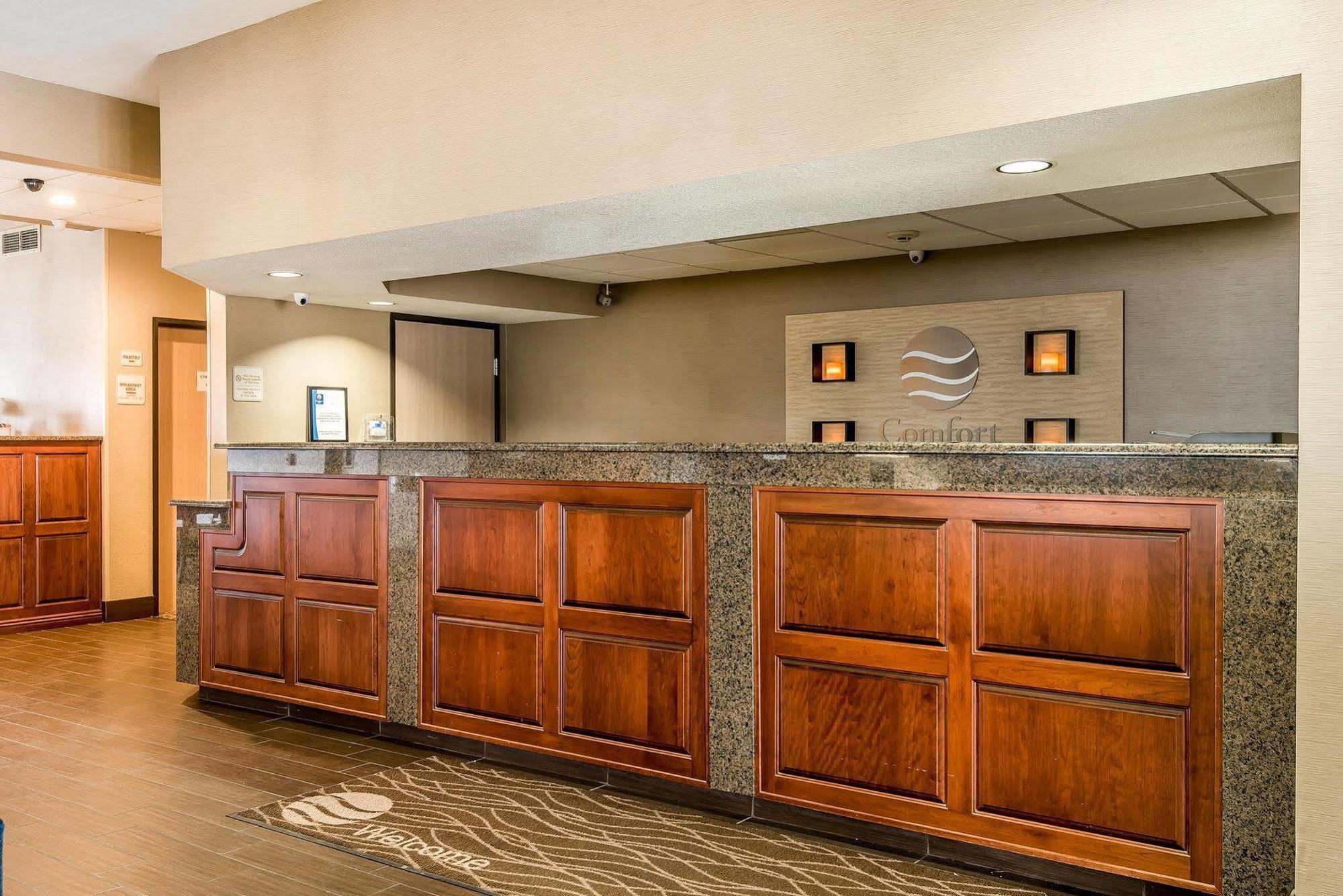 Quality Inn & Suites Bethany Ngoại thất bức ảnh